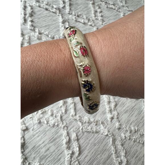 Vintage Cloisonne 7" Cuff Bangle Bracelet Hinged Ivory Purple / Red Flowers - Picture 1 of 4